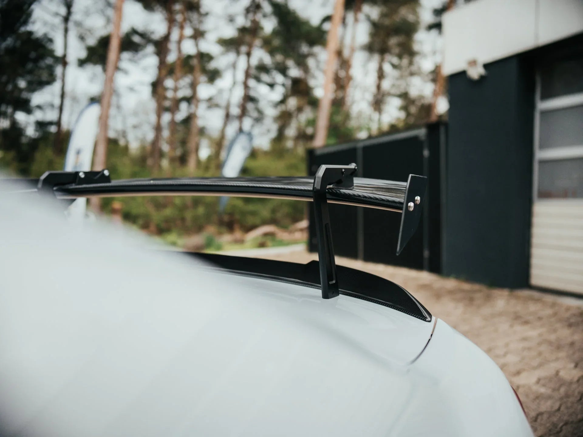 Speed Engineering - Swan Neck Wing Heckflügel für BMW M2 F87 / M2 Competition / CS F87 - mit TÜV - 14060 - Akrapovic Auspuffanlage