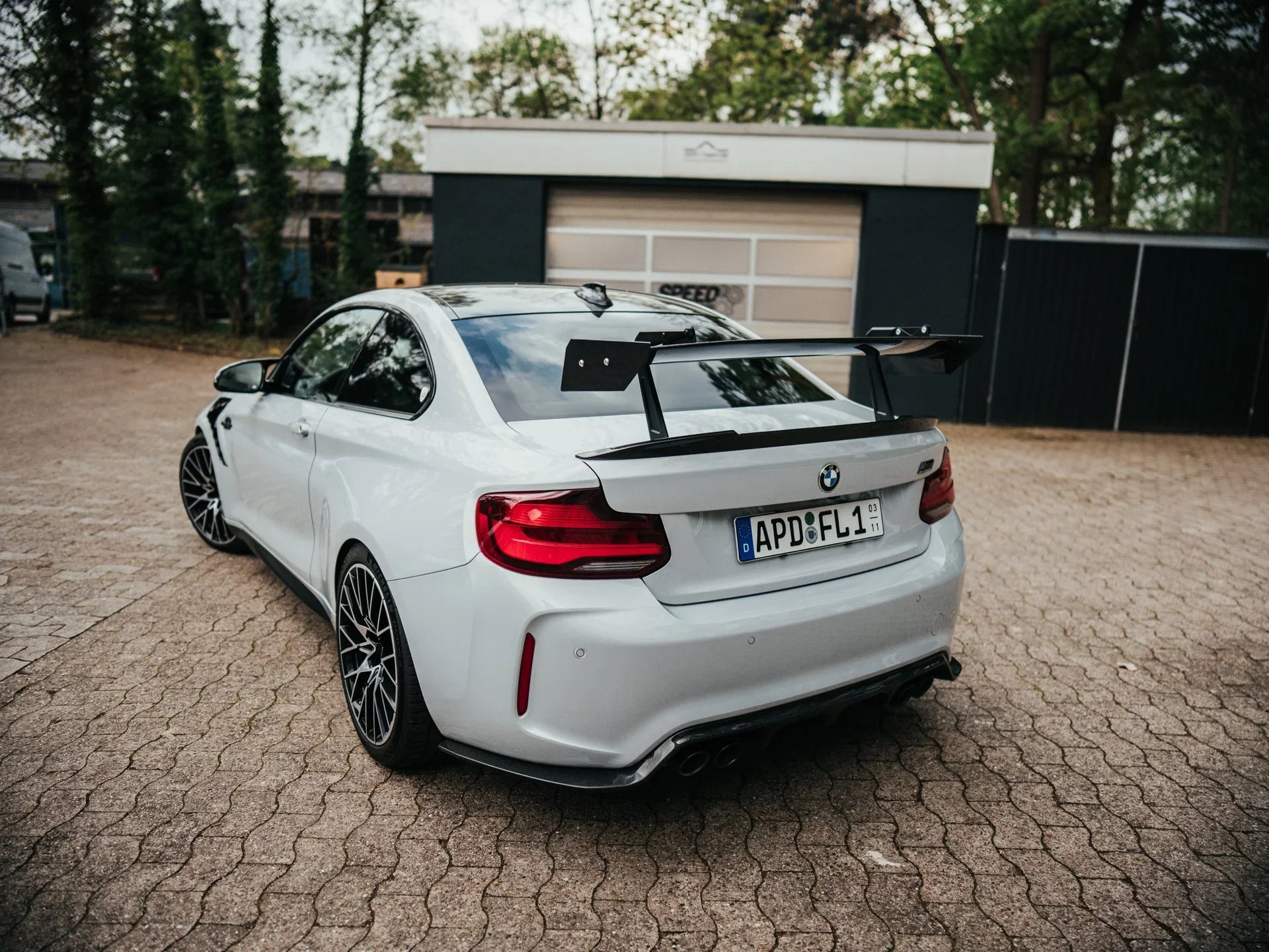 Speed Engineering - Swan Neck Wing Heckflügel für BMW M2 F87 / M2 Competition / CS F87 - mit TÜV - 14060 - Akrapovic Auspuffanlage