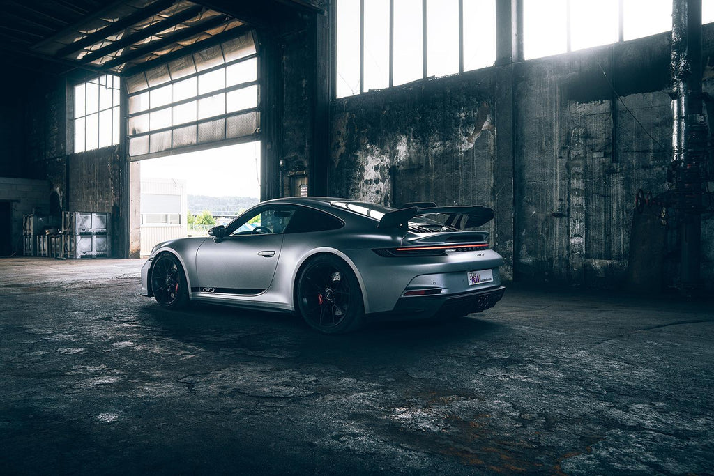 KW Gewindefahrwerk V5 Clubsport inkl. Stützlager für Porsche 992 GT3 - 3090171096/3090171093 - Akrapovic Auspuffanlage