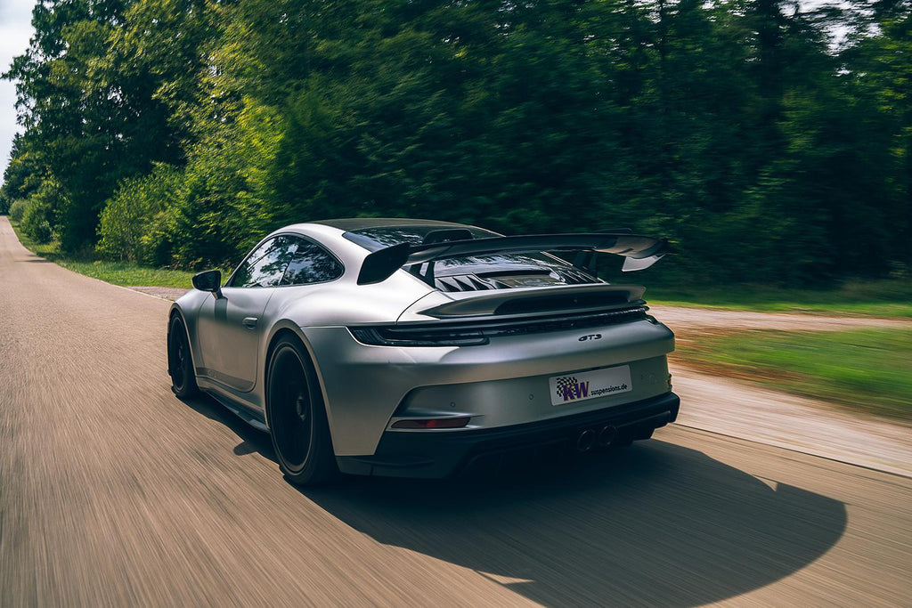 KW Gewindefahrwerk V5 Clubsport inkl. Stützlager für Porsche 992 GT3 - 3090171096/3090171093 - Akrapovic Auspuffanlage