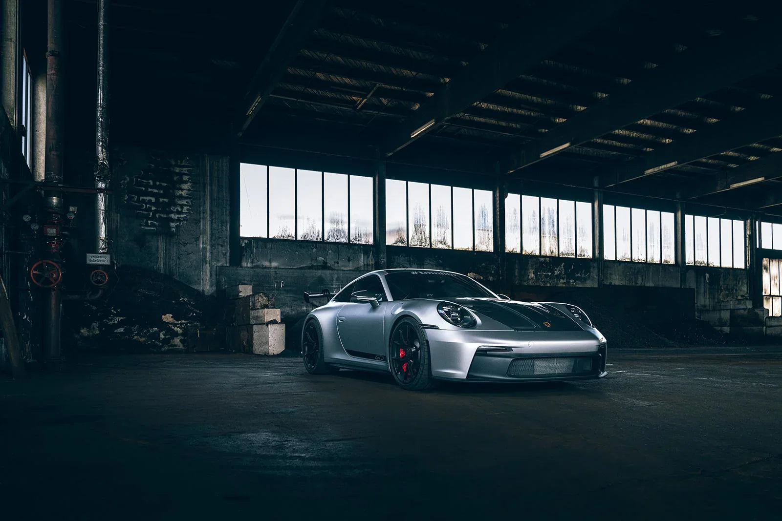 KW Gewindefahrwerk V5 Clubsport inkl. Stützlager für Porsche 992 GT3 - 3090171096/3090171093 - Akrapovic Auspuffanlage