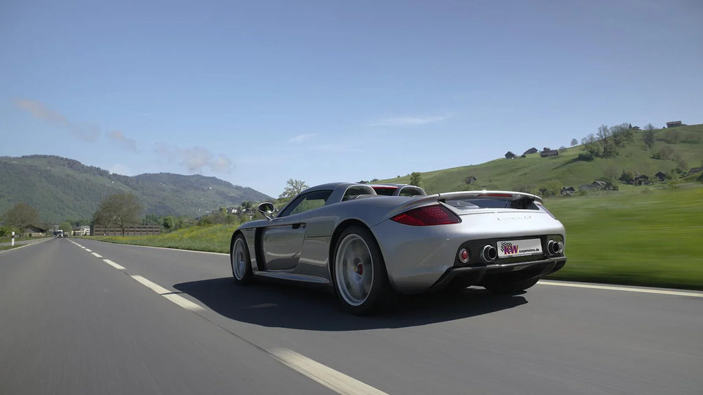 KW Gewindefahrwerk V5 für Porsche Carrera GT 980 - 30971027/30971427 - Akrapovic Auspuffanlage