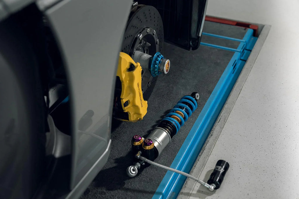 KW Gewindefahrwerk V5 für Porsche Carrera GT 980 - 30971027/30971427 - Akrapovic Auspuffanlage