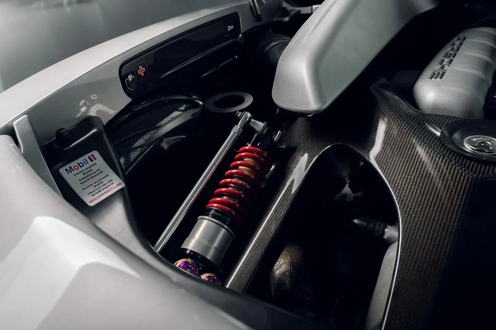 KW Gewindefahrwerk V5 für Porsche Carrera GT 980 - 30971027/30971427 - Akrapovic Auspuffanlage