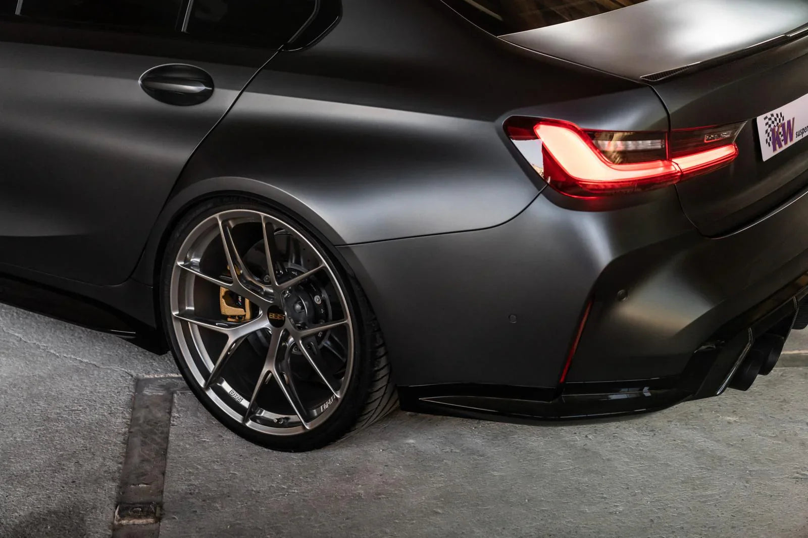 KW Gewindefahrwerk V4 inkl. Stilllegungssatz für BMW M3 G80 xDrive / M4 G82 xDrive - 3A7200EQ - Akrapovic Auspuffanlage