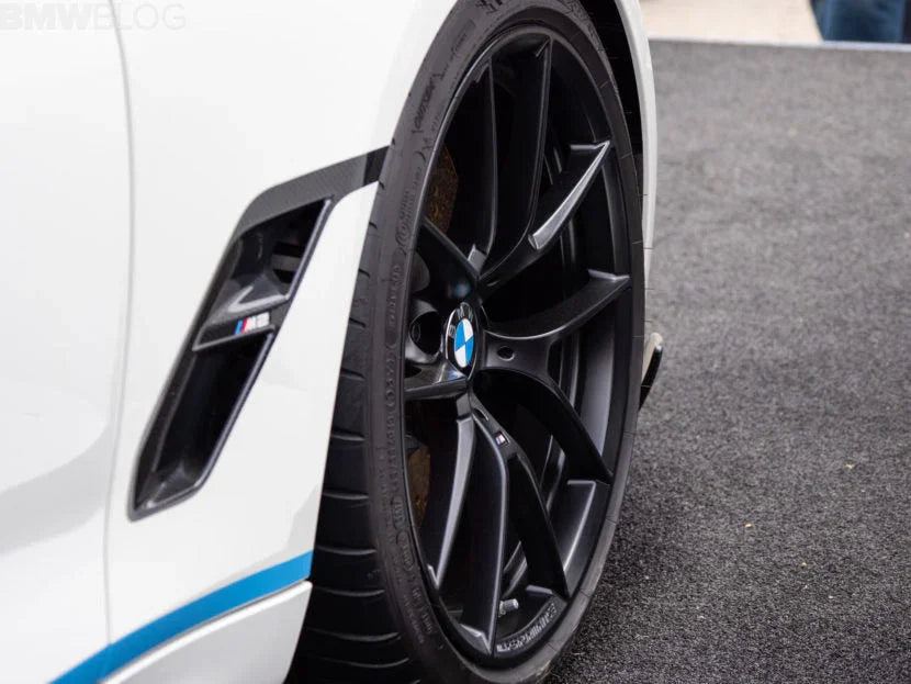 BMW M Performance Kotflügel / Seitenwand Carbon BMW M2 Competition F87 / BMW M2 N55 F87 - 41352449803 / 41352449804 - Akrapovic Auspuffanlage