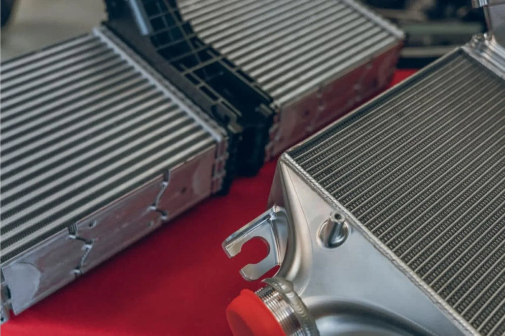 CSF Upgrade Ladeluftkühler für Porsche 992 Turbo / Turbo S - 8188 - Akrapovic Auspuffanlage