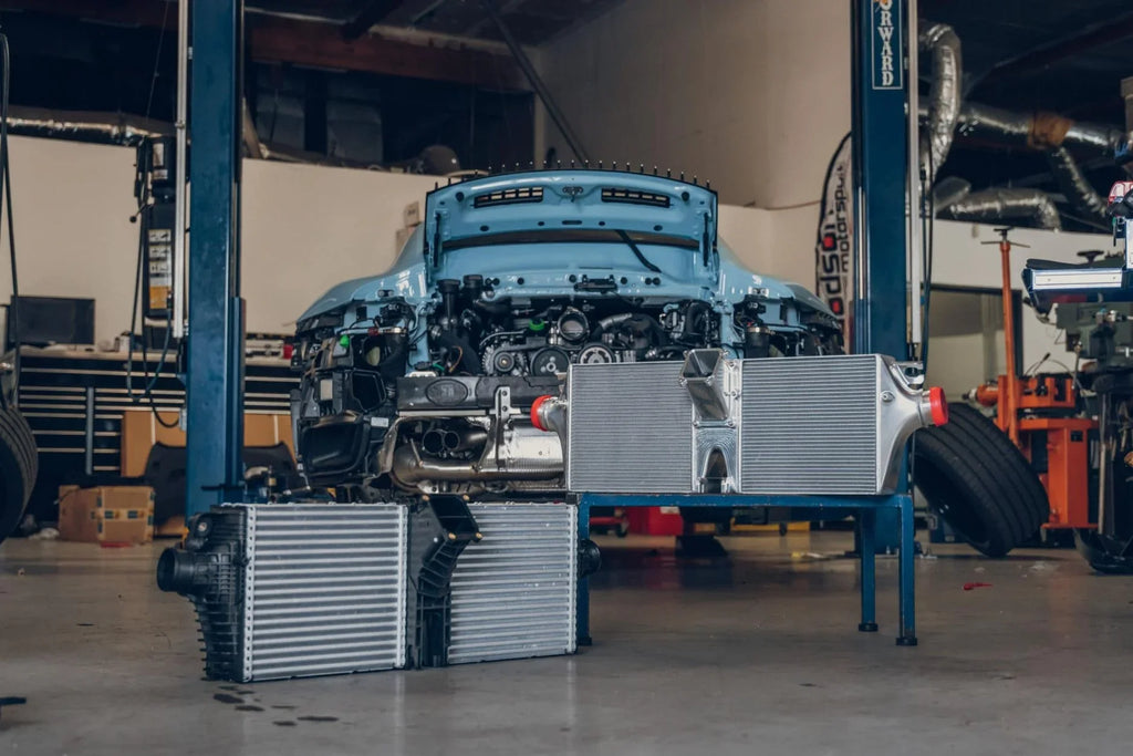CSF Upgrade Ladeluftkühler für Porsche 992 Turbo / Turbo S - 8188 - Akrapovic Auspuffanlage