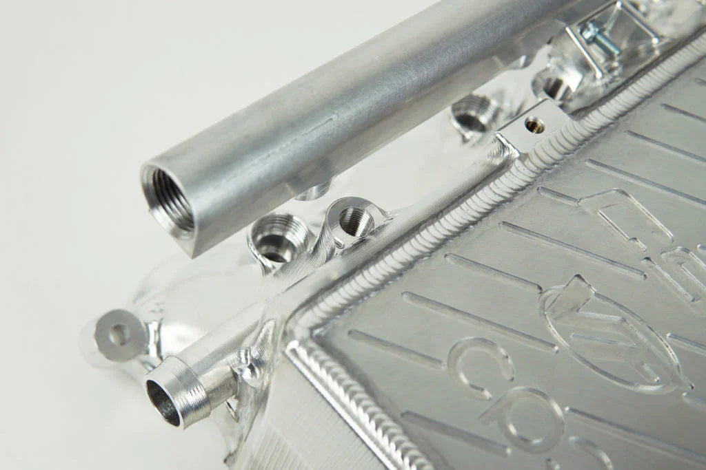 CSF Wasser-Ladeluftkühler Ansaugbrücke für Toyota Supra MK5 A90/A91 B58 - 8200/8200C - Akrapovic Auspuffanlage