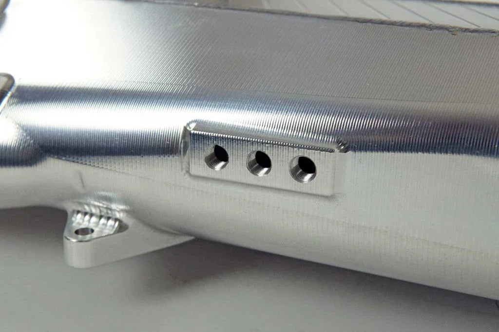 CSF Wasser-Ladeluftkühler Ansaugbrücke für Toyota Supra MK5 A90/A91 B58 - 8200/8200C - Akrapovic Auspuffanlage