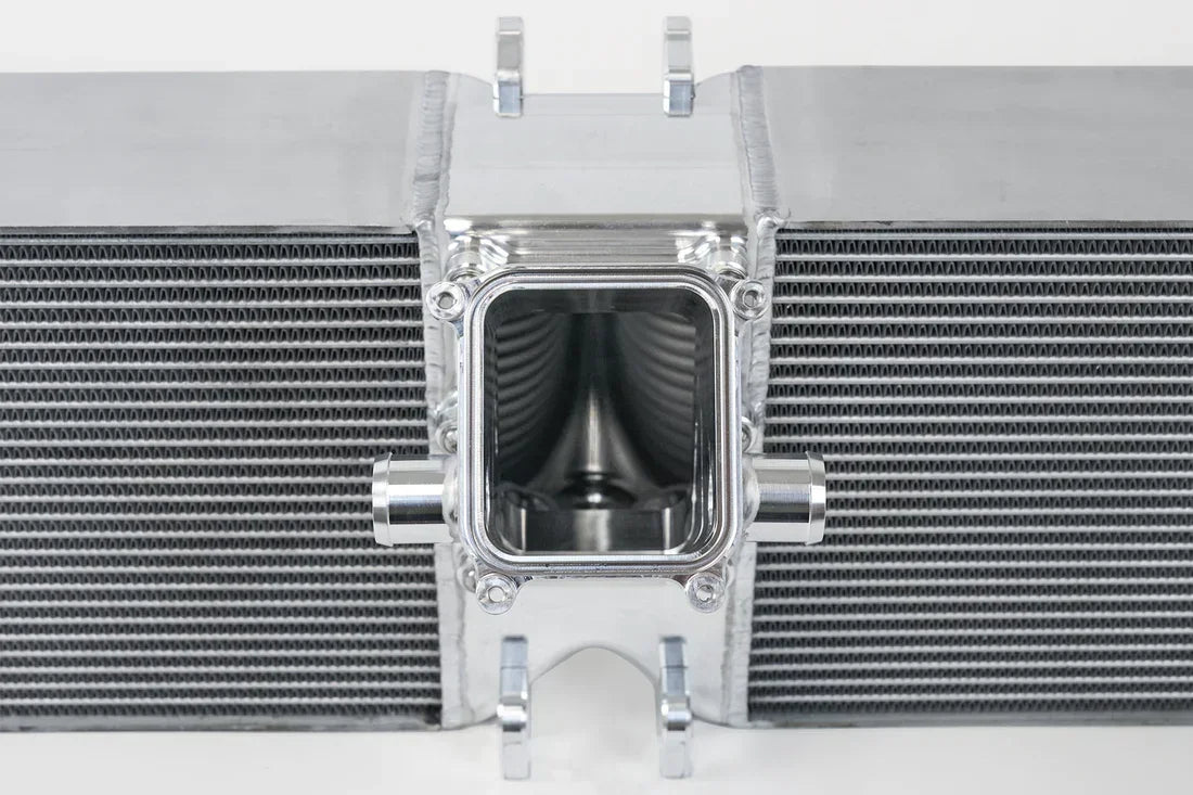 CSF Upgrade Ladeluftkühler für Porsche 992 Carrera / S / 4 / GTS - 8217 - Akrapovic Auspuffanlage