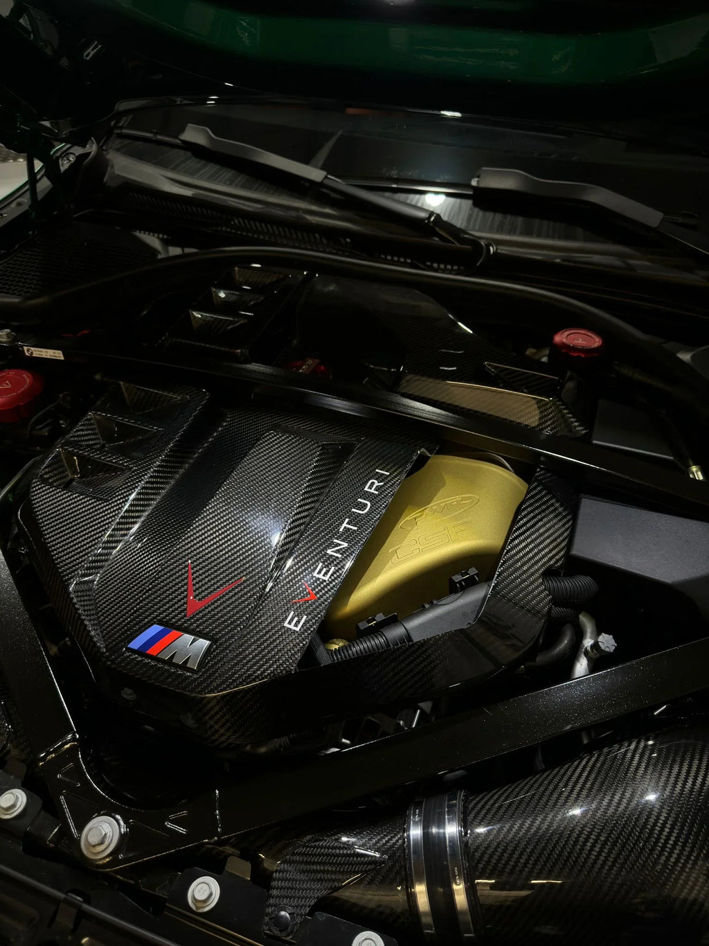 CSF Ladeluftkühler - Manifold für BMW S58 M3/M4 G80/G81/G82/G83 G8x - 8233/8233B/8233C - Akrapovic Auspuffanlage
