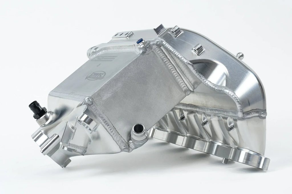 CSF Ladeluftkühler - Manifold für BMW S58 M3/M4 G80/G81/G82/G83 G8x - 8233/8233B/8233C - Akrapovic Auspuffanlage