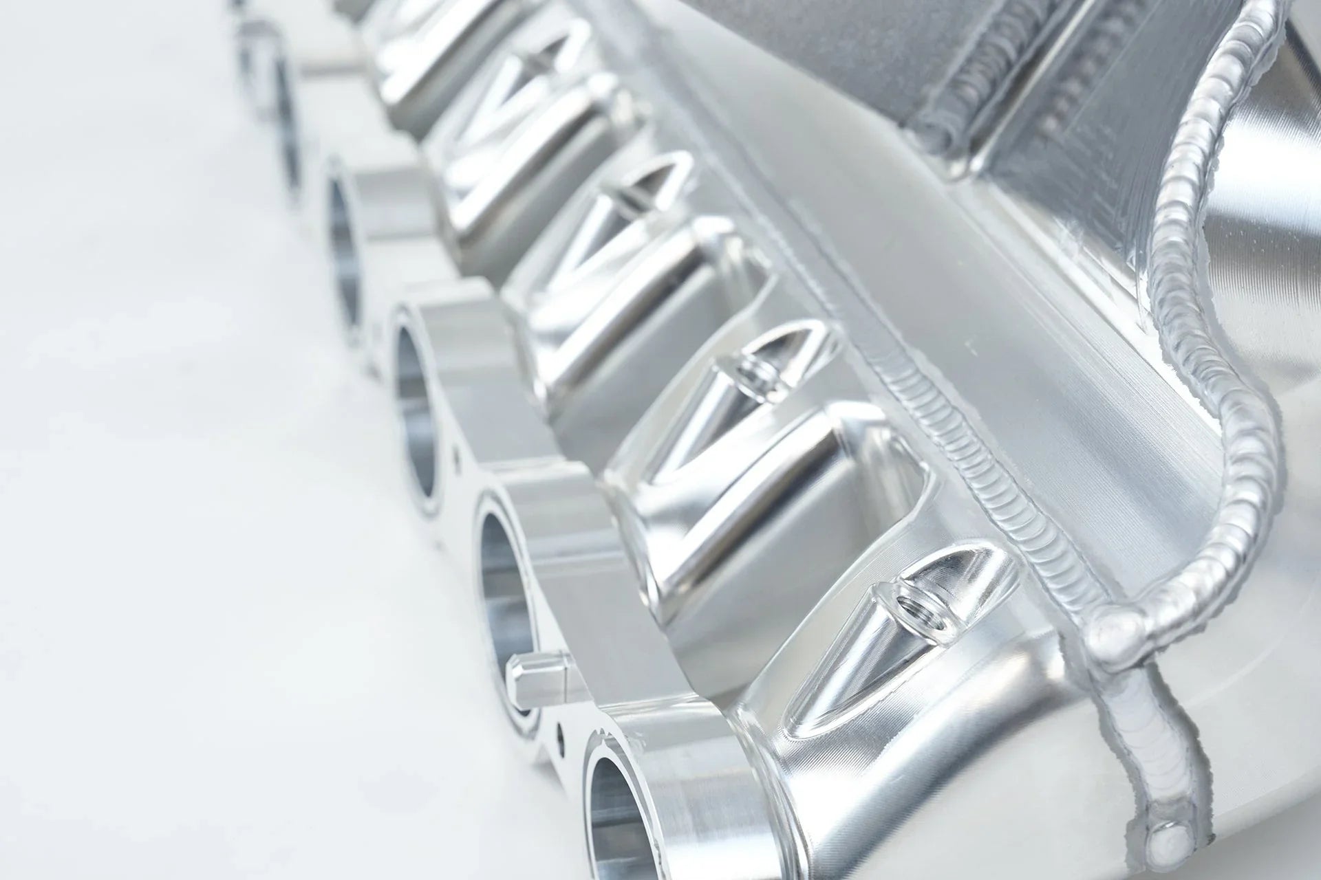 CSF Ladeluftkühler - Manifold für BMW S58 M3/M4 G80/G81/G82/G83 G8x - 8233/8233B/8233C - Akrapovic Auspuffanlage