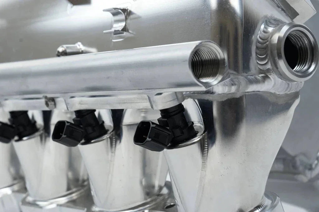 CSF Ladeluftkühler - Manifold für BMW S58 M3/M4 G80/G81/G82/G83 G8x - 8233/8233B/8233C - Akrapovic Auspuffanlage