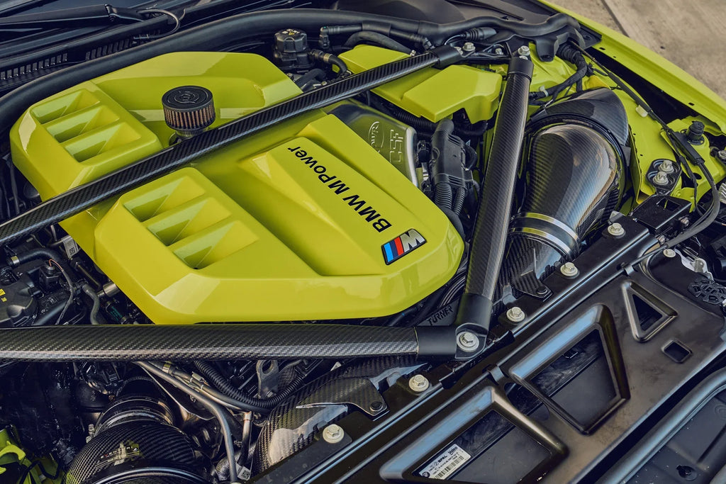 CSF Ladeluftkühler - Manifold für BMW S58 M3/M4 G80/G81/G82/G83 G8x - 8233/8233B/8233C - Akrapovic Auspuffanlage