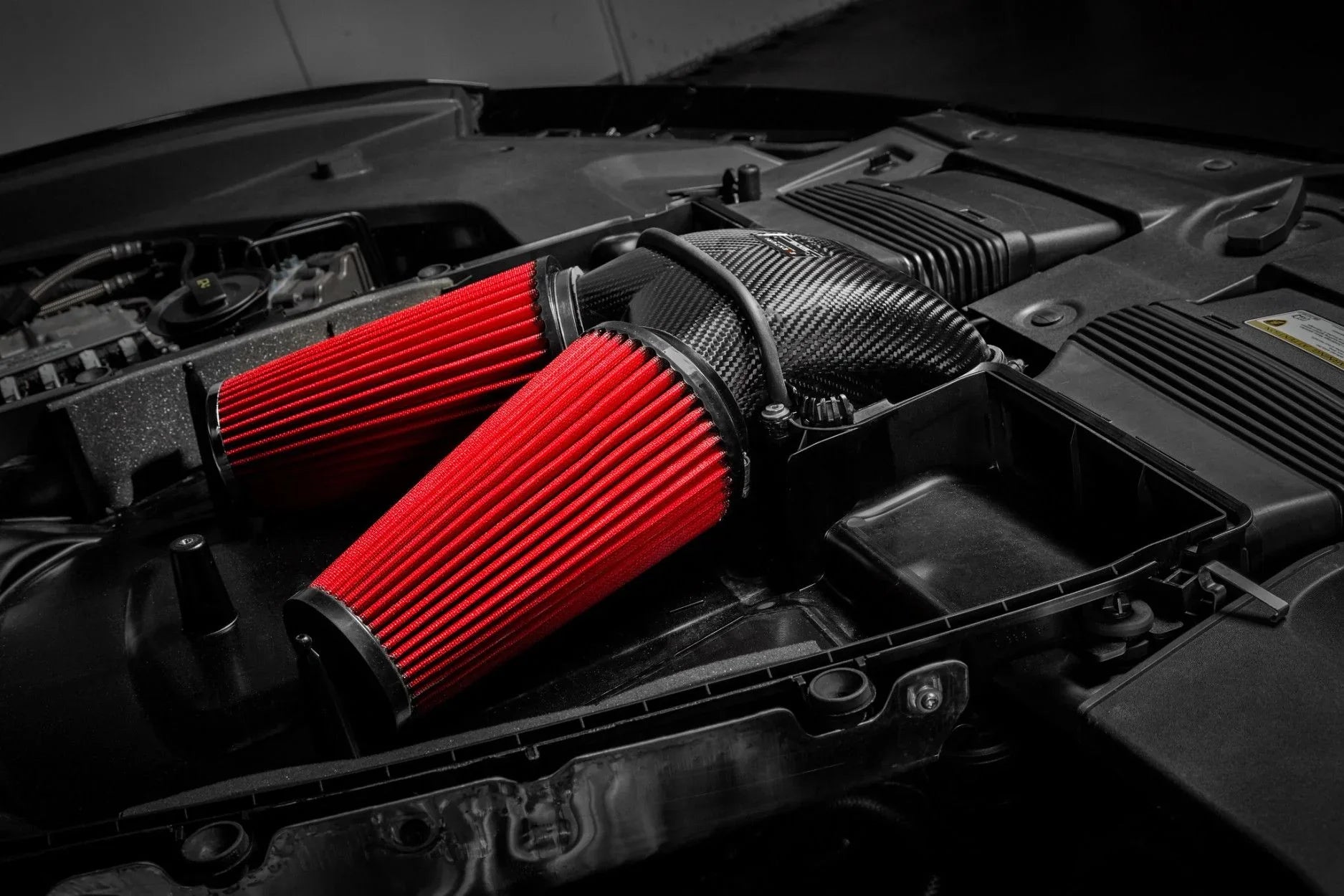 Eventuri Carbon Ansaugsystem für Porsche Cayenne Turbo / Lamborghini Urus / Audi SQ7/SQ8/RSQ8 - 4.0 V8 - Akrapovic Auspuffanlage