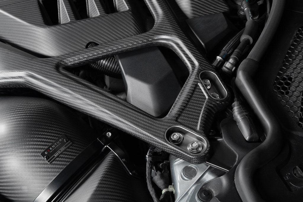 Eventuri Carbon Domstrebe / Carbon Strut Brace für BMW M2 G87 S58 Motor - Akrapovic Auspuffanlage