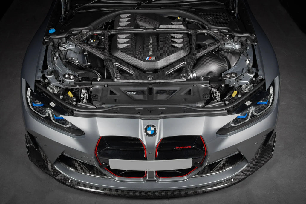 Eventuri Carbon Domstrebe / Carbon Strut Brace für BMW M3 G80/G81 & M4 G82/G83 S58 Motor - Akrapovic Auspuffanlage