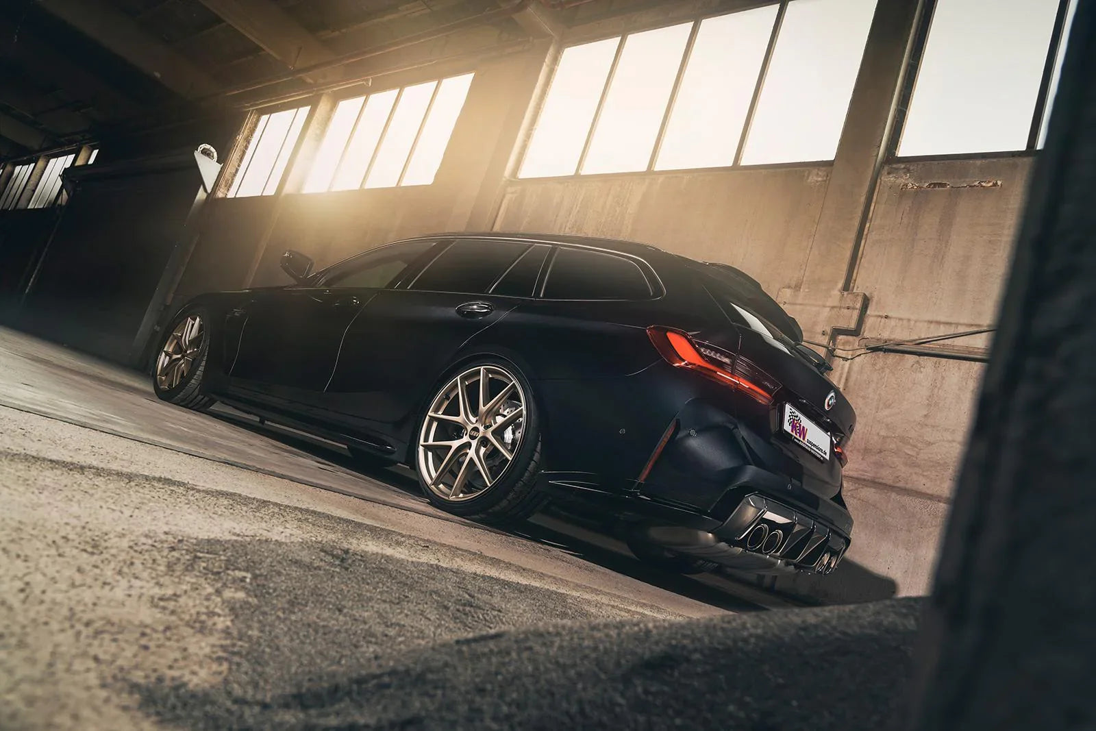 KW Gewindefahrwerk V3 für BMW M3 G81 Touring xDrive / M4 G83 Cabriolet xDrive - 352200ER - Akrapovic Auspuffanlage