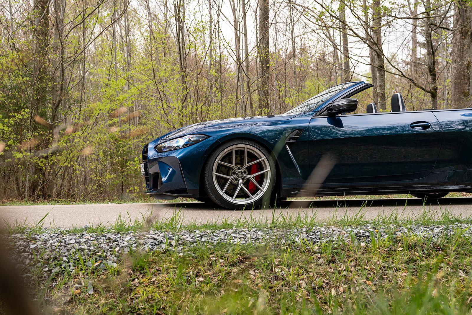 KW Gewindefahrwerk V4 für BMW M3 G81 Touring xDrive / M4 G83 Cabriolet xDrive - 3A7200ER - Akrapovic Auspuffanlage
