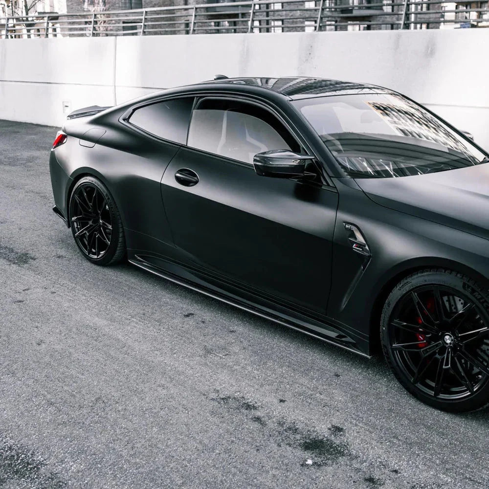 R44/MHC+ Carbon SK1 Seitenschweller / Side Skirts für BMW M3 G80/G81 / M4 G82/G83 - Akrapovic Auspuffanlage