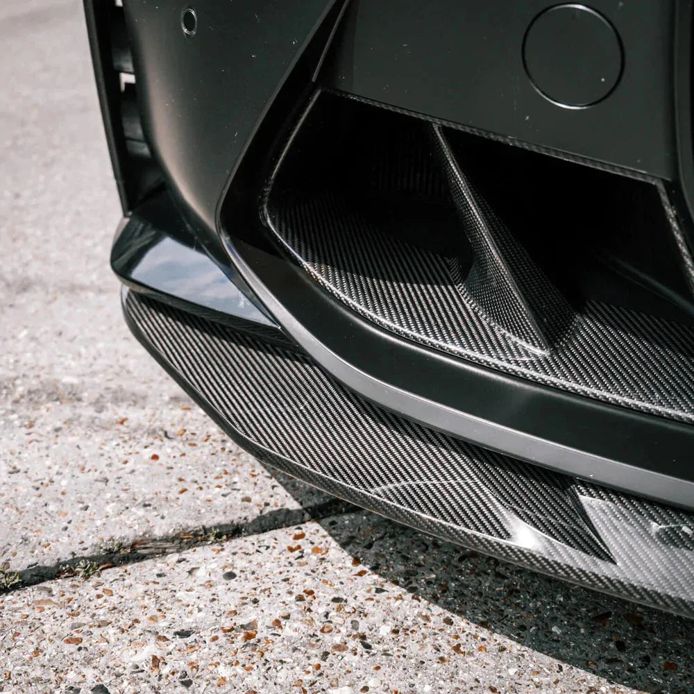 R44/MHC+ Carbon SP1 Frontlippe / Frontsplitter für BMW M3 G80/G81 / M4 G82/G83 - Akrapovic Auspuffanlage