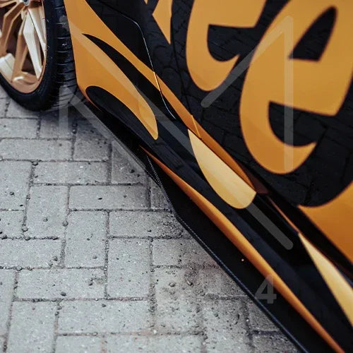 R44/MHC Edition 1 Carbon Seitenschweller / Side Skirts für BMW M2 G87 - Akrapovic Auspuffanlage