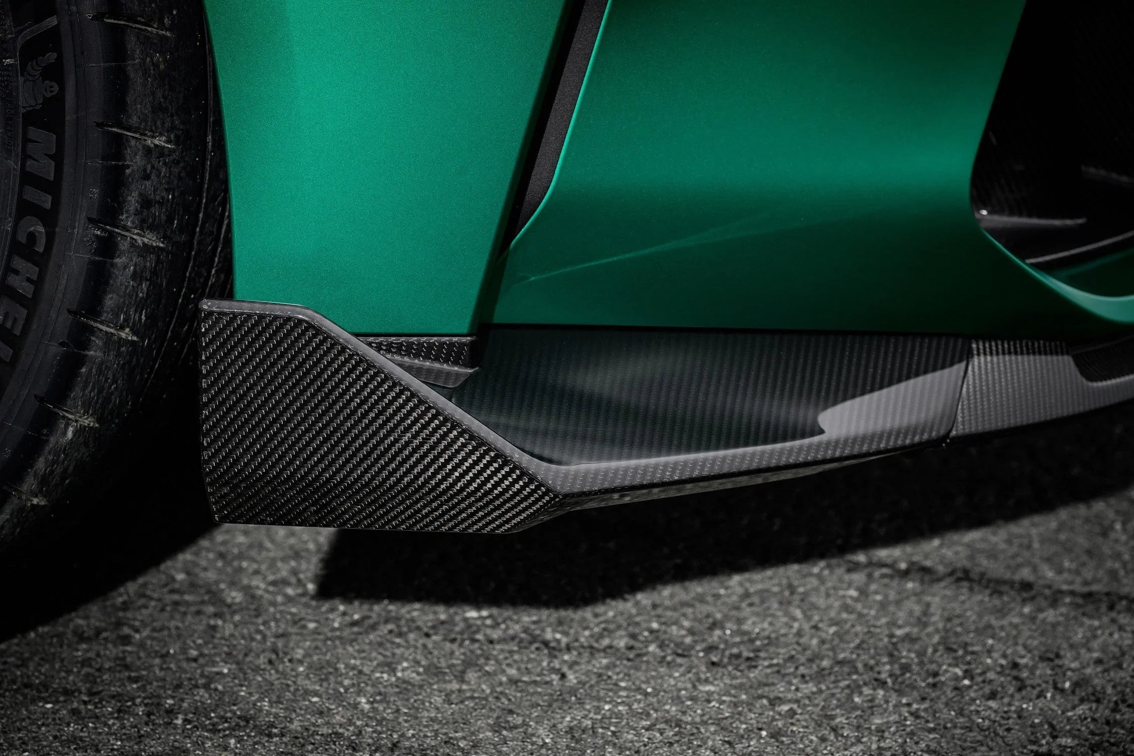 BMW M4 CS Carbon Frontlippe für BMW M3 / M4 G80/G81/G82/G83 - 51758085420 - Akrapovic Auspuffanlage