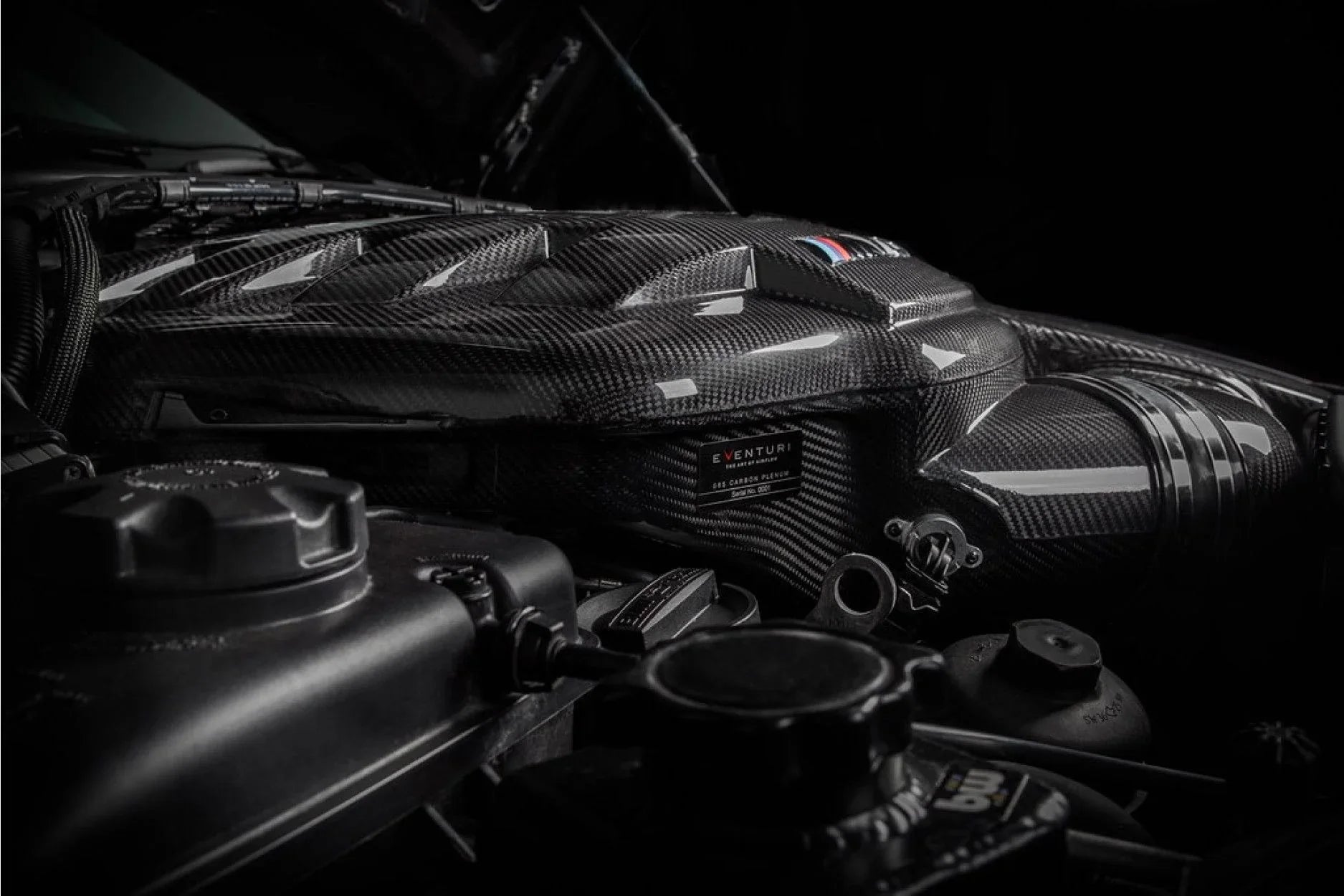 Eventuri Carbon Luftsammler Plenum für BMW M3 E90/E92/E93 - Akrapovic Auspuffanlage